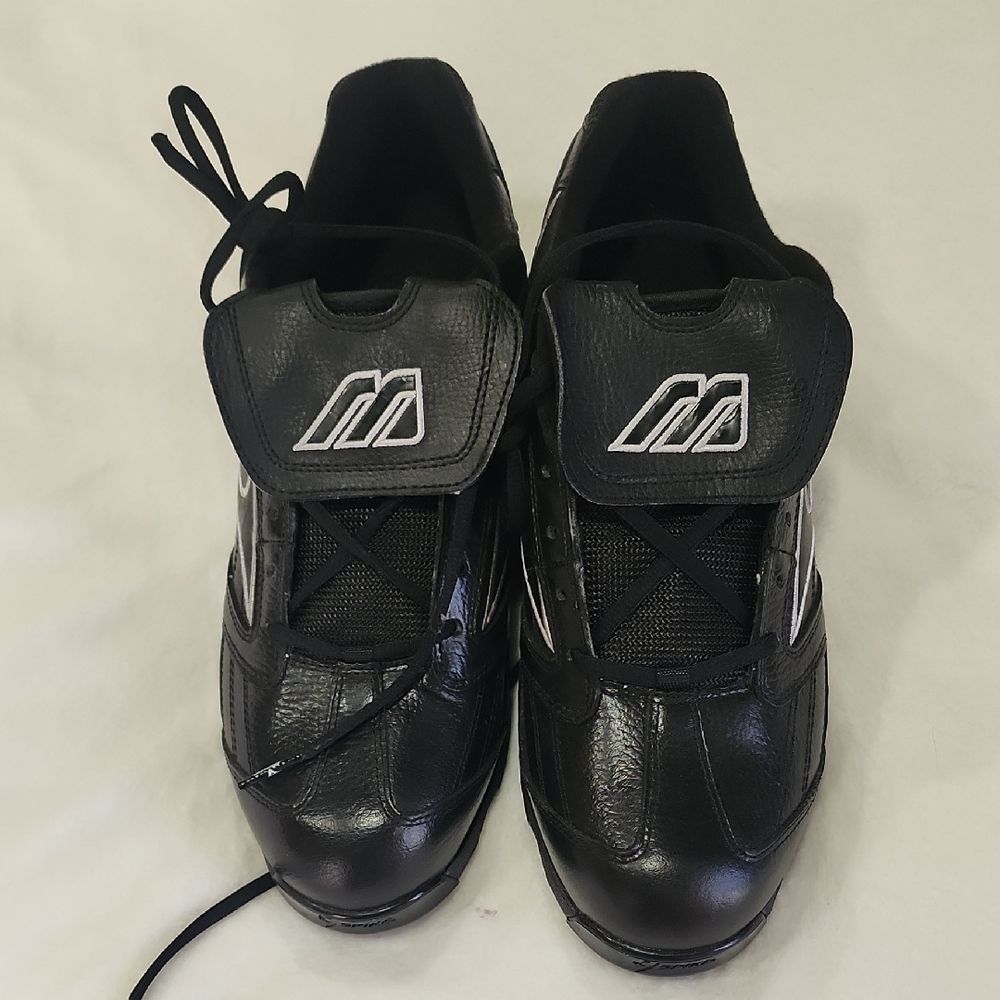 Mizuno Men's Black Athletic Shoes Cleats